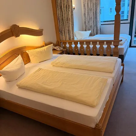 Hotel Gruberhof Igls 3*